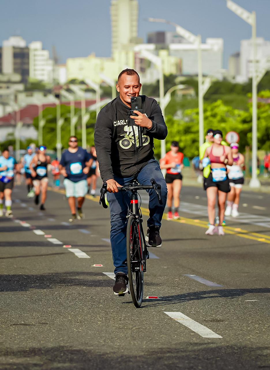 ACOMPAÑAMIENTO OFICIAL , CHARLY RUTA