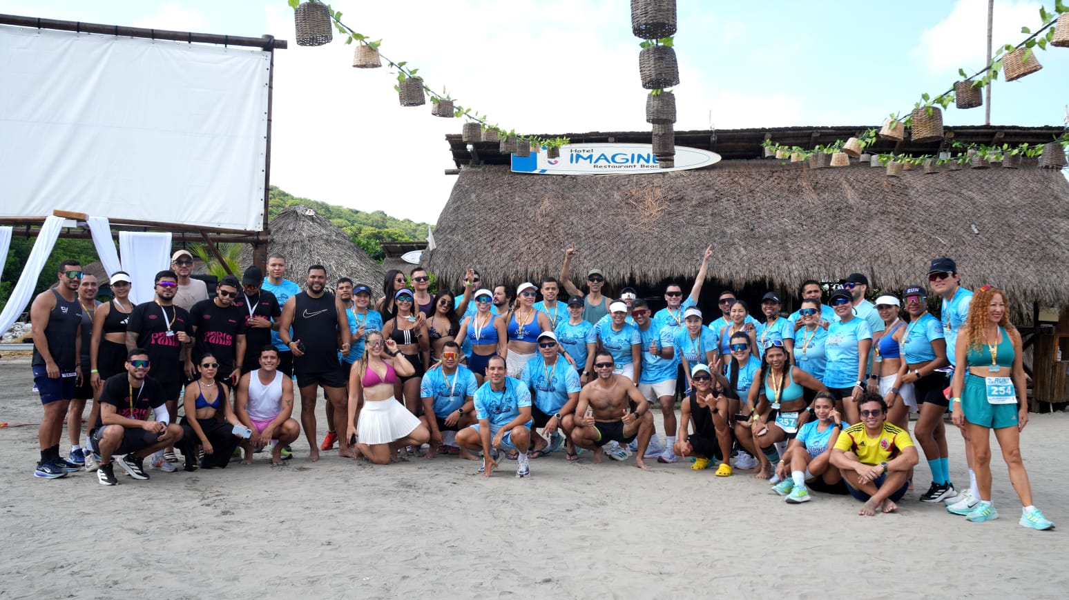 NUEVOS AMIGOS DURANTE EL EVENTO